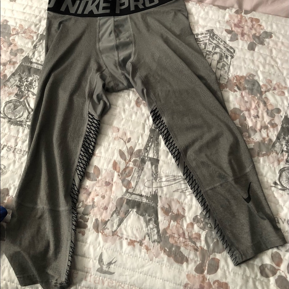 Nike pro mens gray 3/4 length leggings